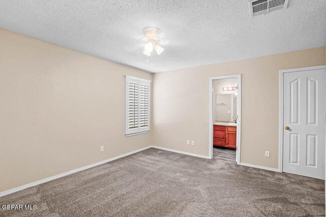Building Photo - 14041 Sandy Rock Dr