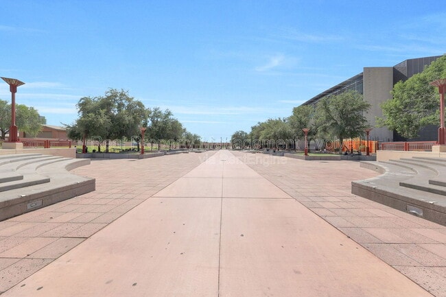 Building Photo - 1130 N 2nd St