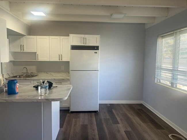 Building Photo - 515 N D St