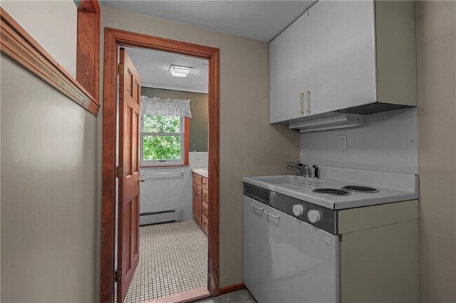 Building Photo - 155 Cedar Ave