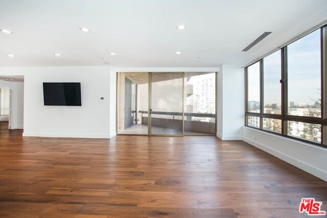 Building Photo - 10430 Wilshire Blvd