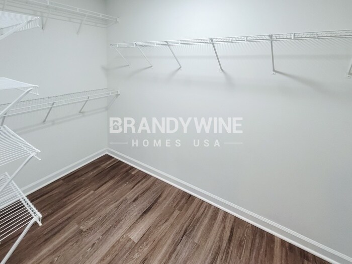 Building Photo - 10242 Evening Hill Dr