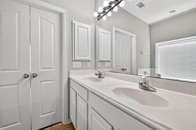 Building Photo - 4815 Claymill Ct
