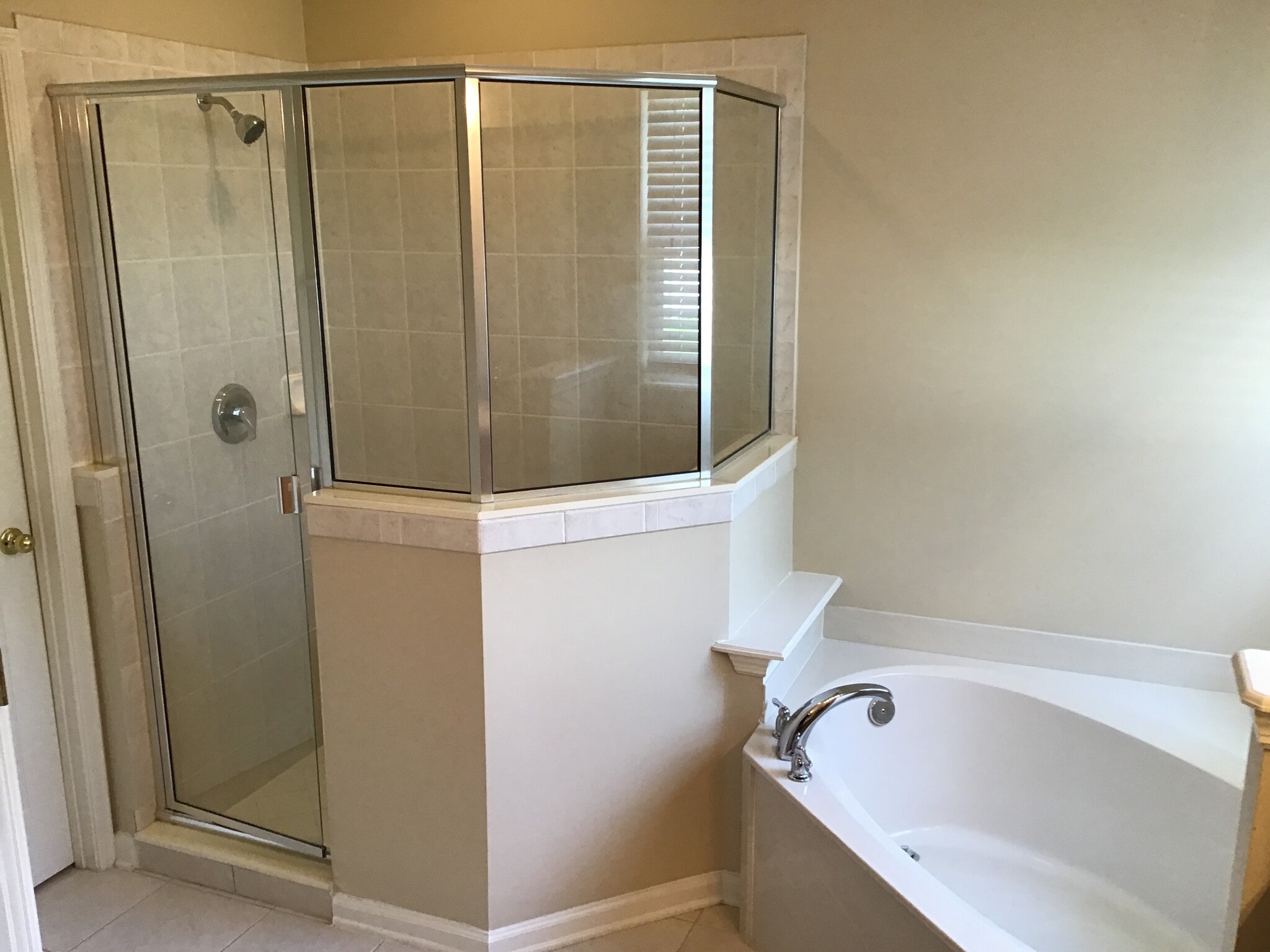 Building Photo - 671 Southland Ln