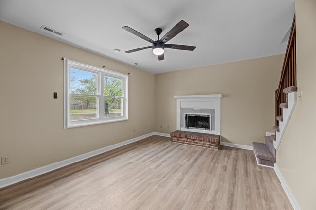 Building Photo - 21 Donnell Ave