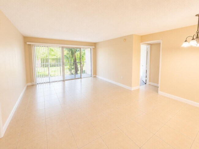 Building Photo - 4205 N University Dr