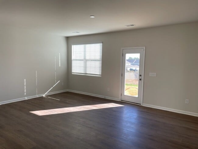 Building Photo - 3 Bed and 2.5 bath is now available!