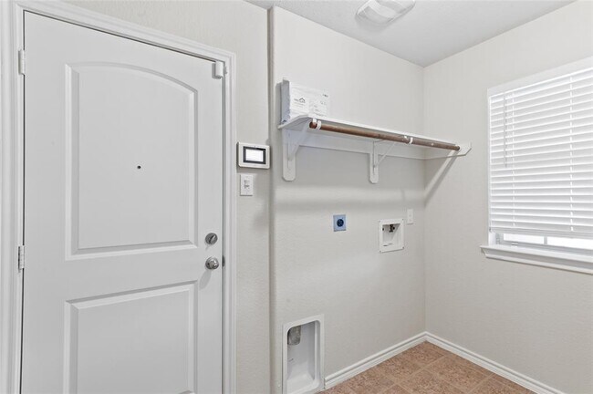 Building Photo - 14143 Astonshire Ln