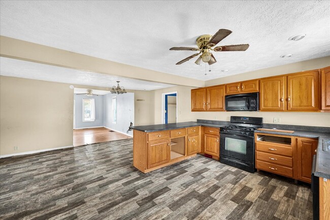 Building Photo - 25998 N Dal Bar Rd