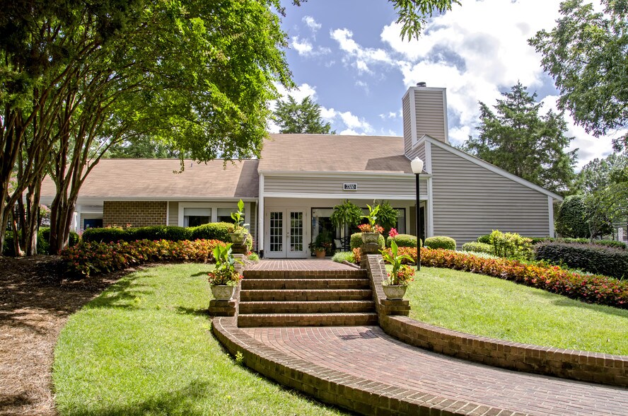 Berkshire Place 77007701 Cedar Point Ln Charlotte NC 28210