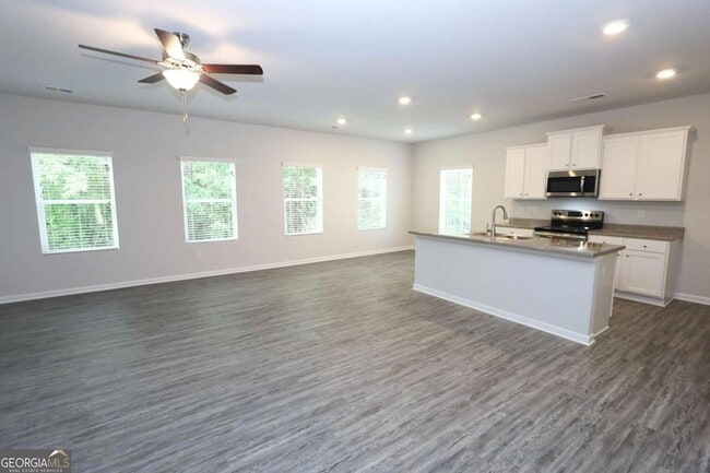 Building Photo - 2105 Jessica Way