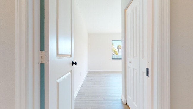 Building Photo - 4003 S Indian River Dr