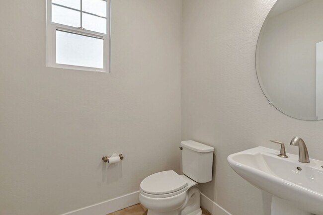 Building Photo - Stunning Home with Modern Upgrades and Pri...