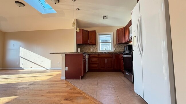 Building Photo - 54 Terrace Ave