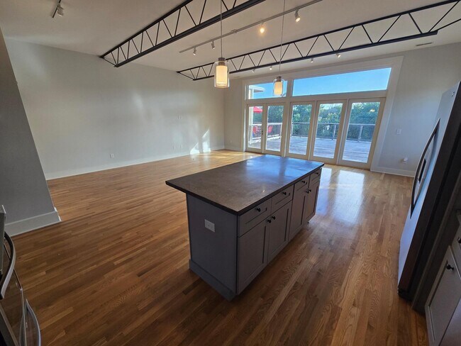 Building Photo - 111 W Main St