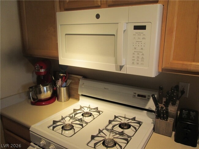 Building Photo - 221 Luninborg St