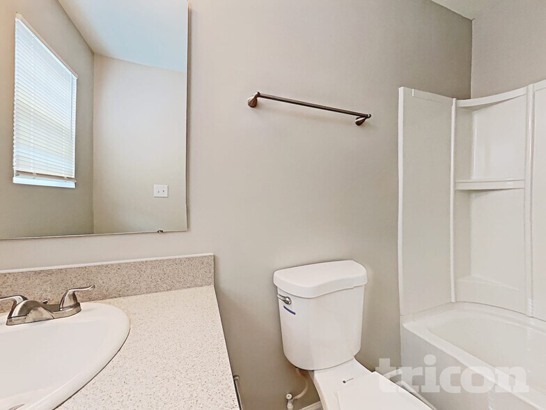 Building Photo - 2318 Shadow Bend Dr