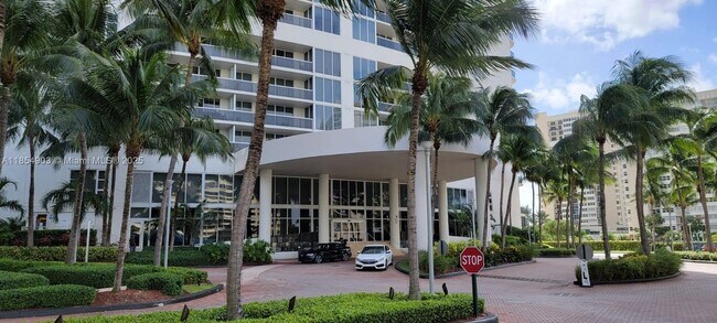 Building Photo - 1850 S Ocean Dr