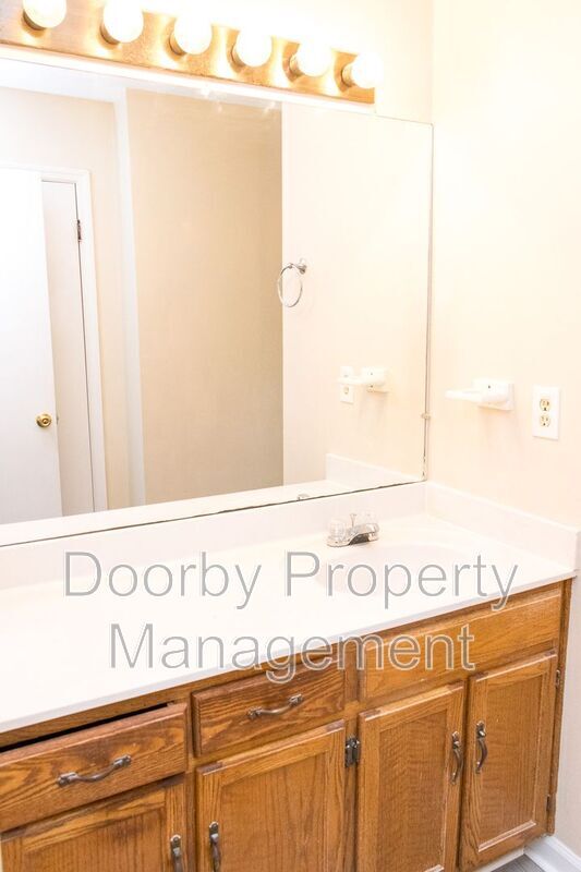Building Photo - 7808 Holiday Hills Cir