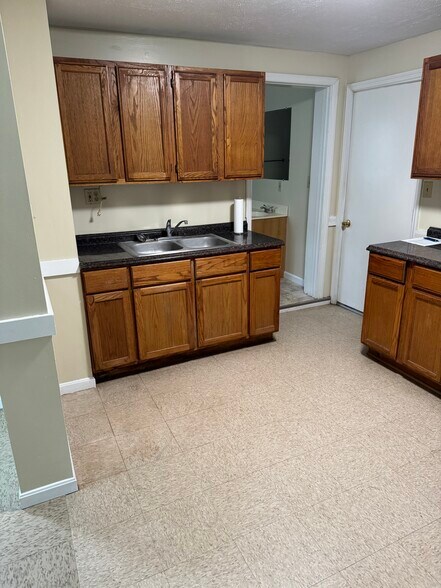 Building Photo - 741 Carlisle St