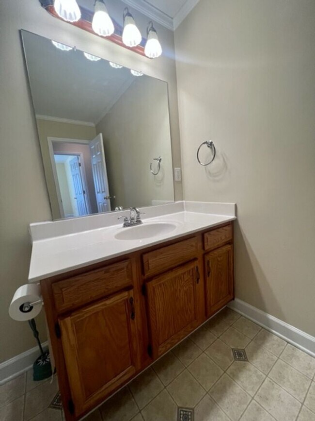 Building Photo - Three bedroom, 2 bath house in Haw River