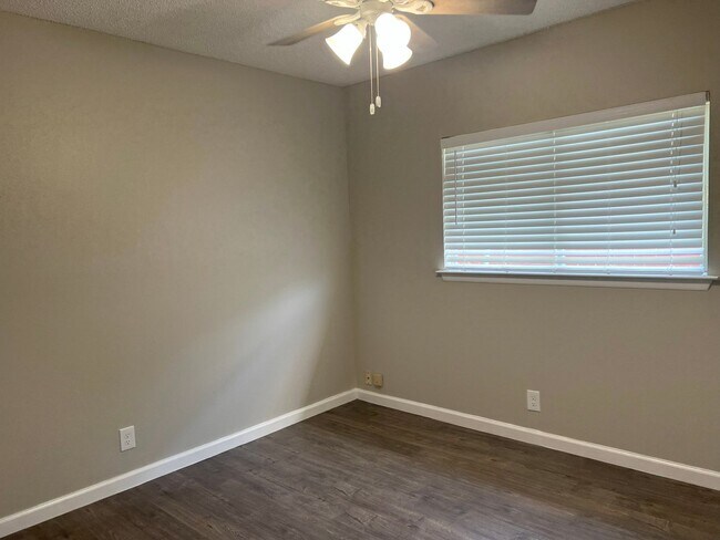 Building Photo - Lovely Ventura rental!