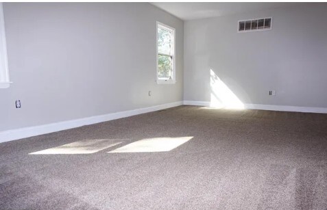 Building Photo - 6 Randolph Ln