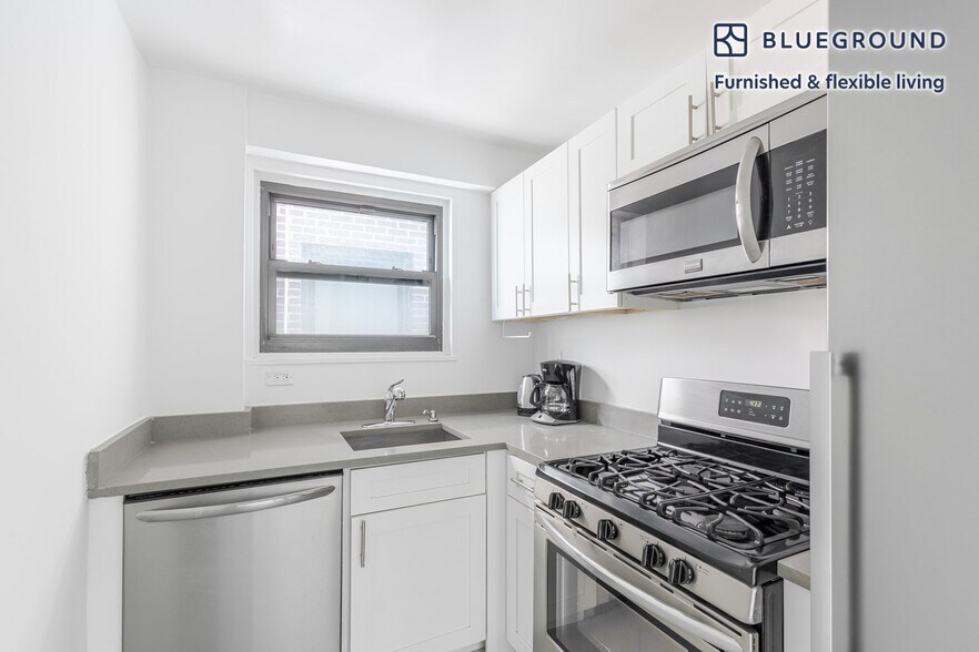 Building Photo - 160 E 88th St