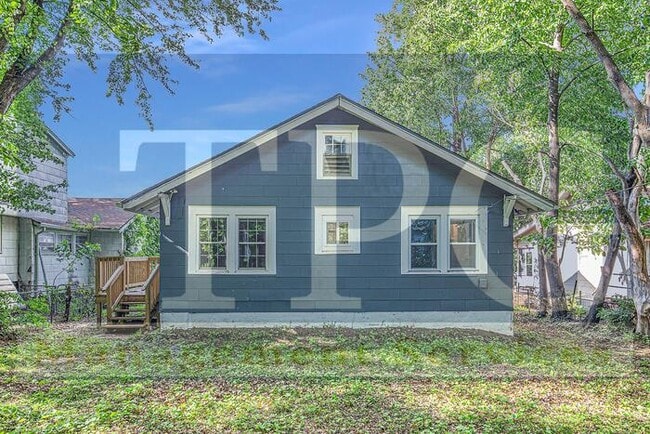 Building Photo - 1825 E 67th St