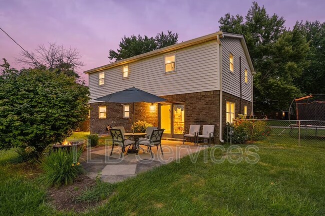 Building Photo - 7938 Elm Dr