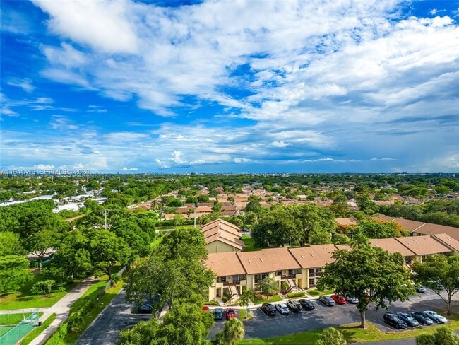 Building Photo - 1977 SW 15th St