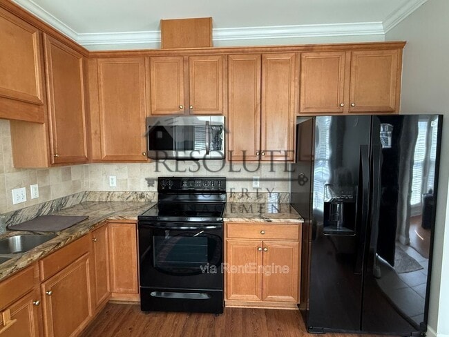 Building Photo - 303 Sugar Maple Ave