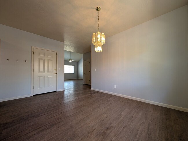 Building Photo - 2752 Chad Dr