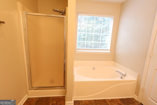Building Photo - 3044 Lake Park Trail