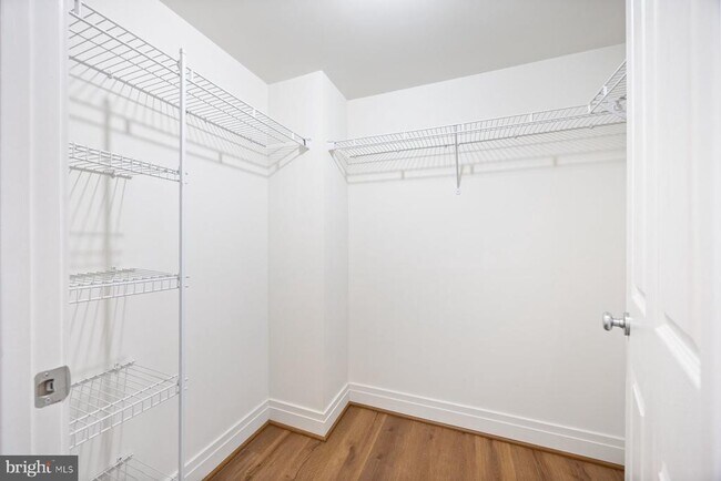 Building Photo - 414 Water St