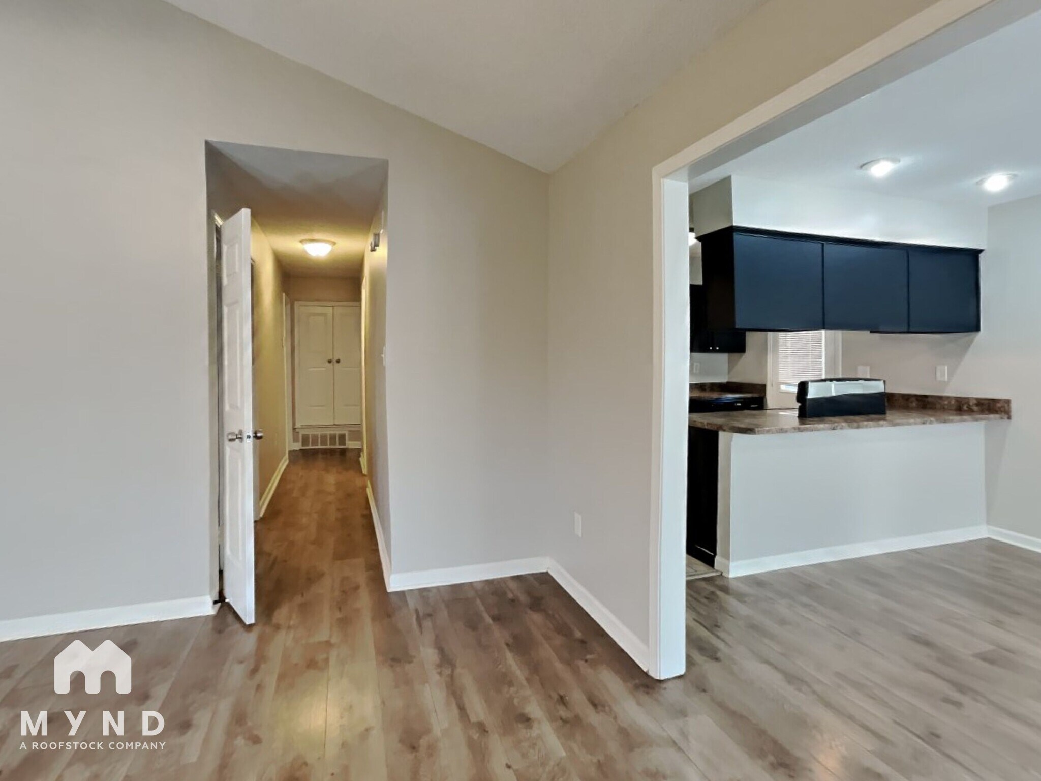 Building Photo - 3422 Laurelwood Dr