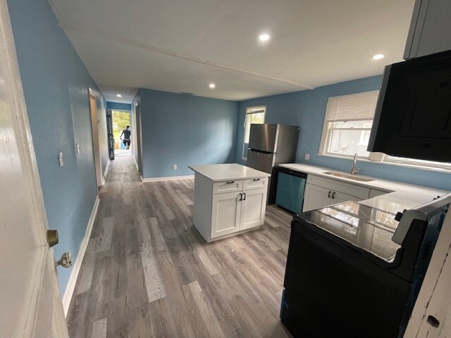 Building Photo - 250 Vernis Ave