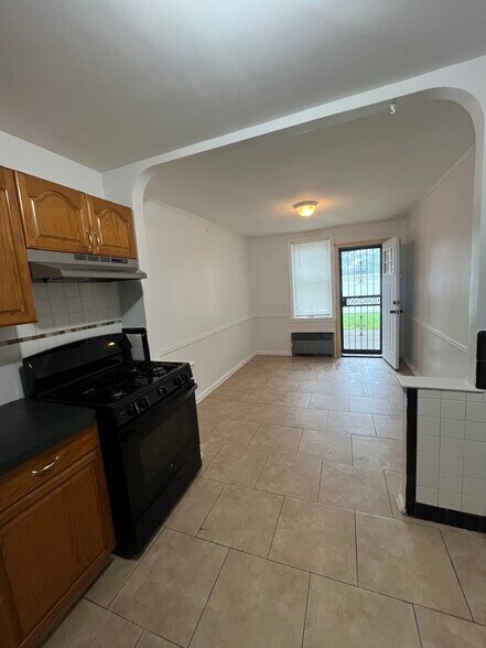 Building Photo - 5111 Avenue H