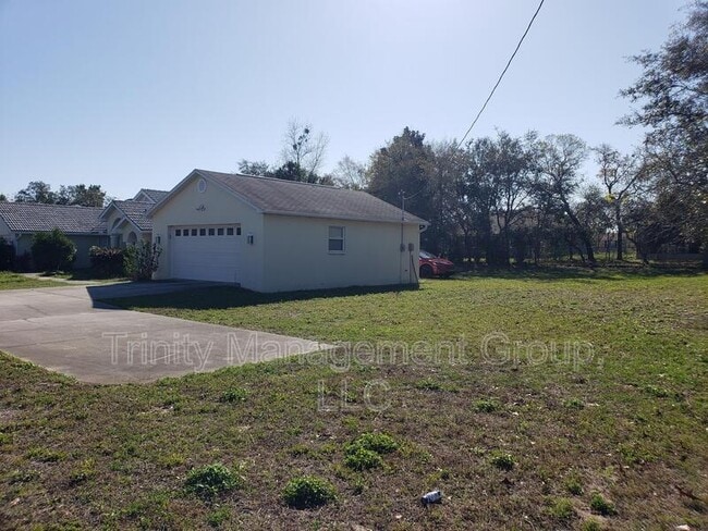 Building Photo - 10264 Spring Hill Dr