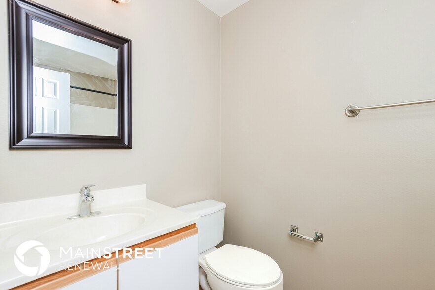 Building Photo - 3042 Tazewell Ave SE