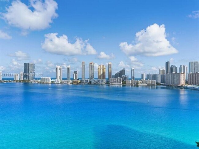 Building Photo - 3000 Island Blvd