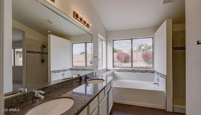 Building Photo - 6960 W Villa Hermosa