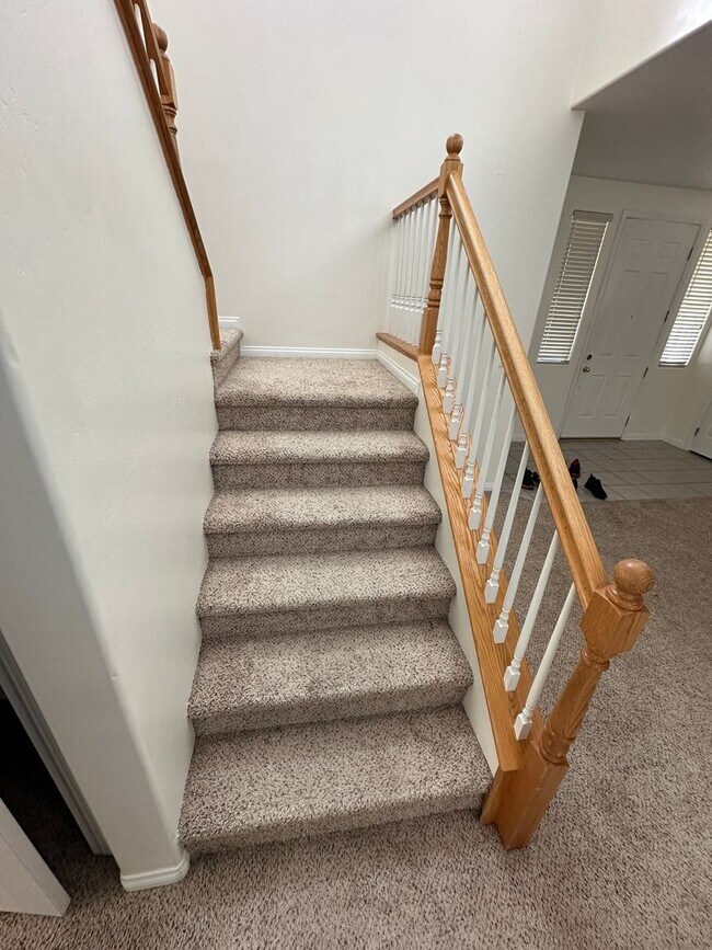 Building Photo - Charming 4-Bedroom, 3-Bathroom Home in Silver Creek
