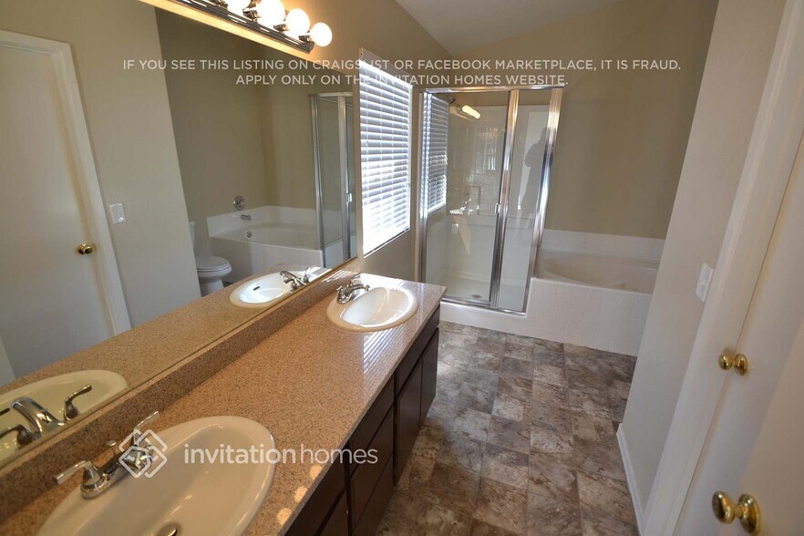 Building Photo - 3608 Russian Olive St