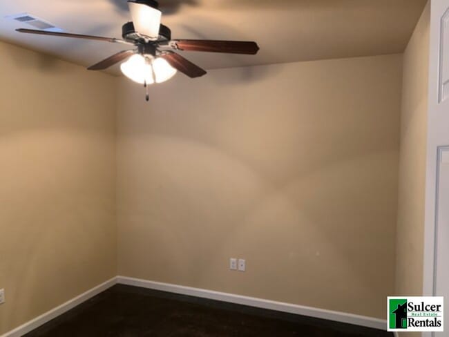 Building Photo - The Oaks: Water/Sewer Included