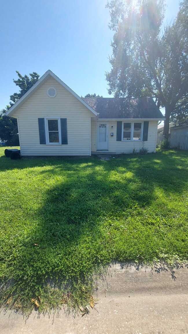 Primary Photo - 1502 N Olive St