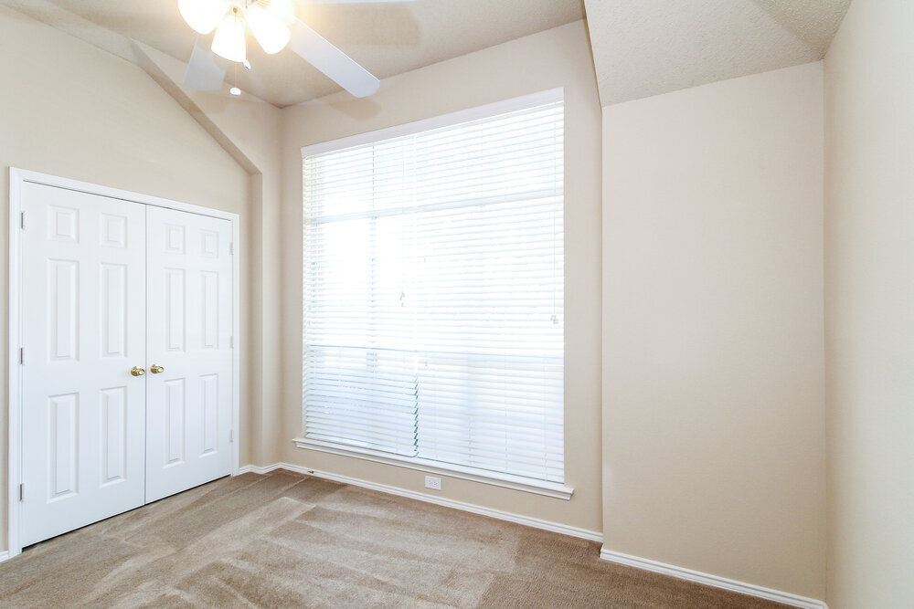 Building Photo - 10705 Camelot Dr