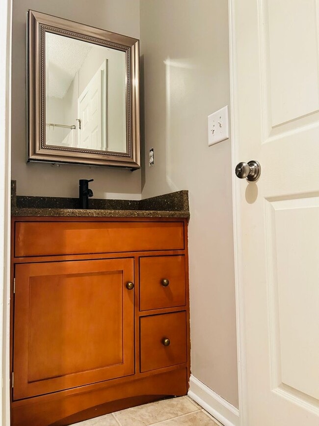 Building Photo - Fresh Updated Interior, Close to Fort Riley