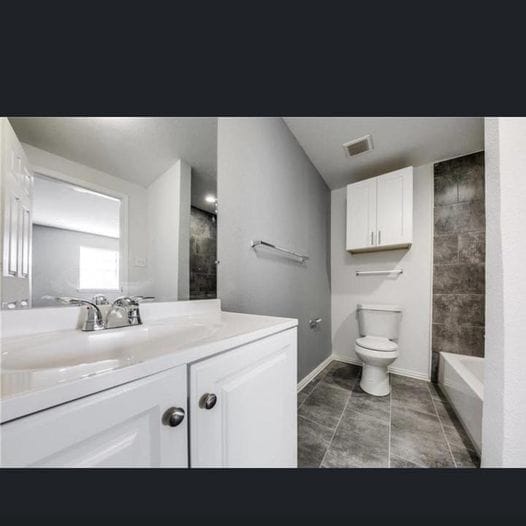 Building Photo - 5136 Bourquin St