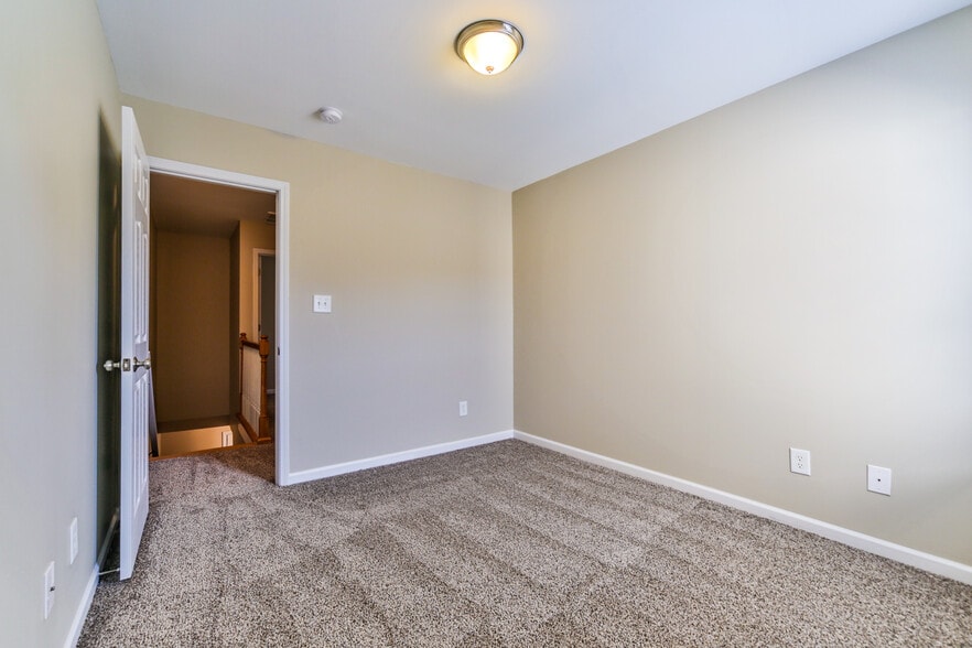 Building Photo - 304 Whitehall Ct